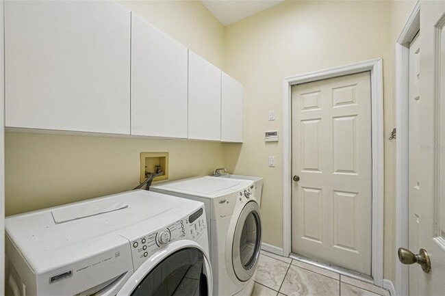 Building Photo - 918 Academy Dr