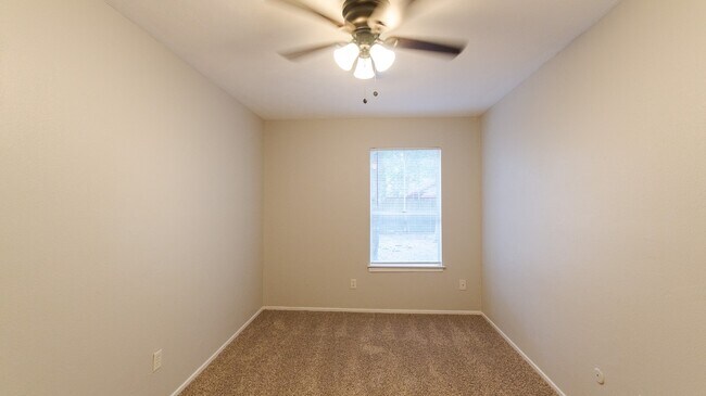 Building Photo - 1603 N Red Cedar Cir