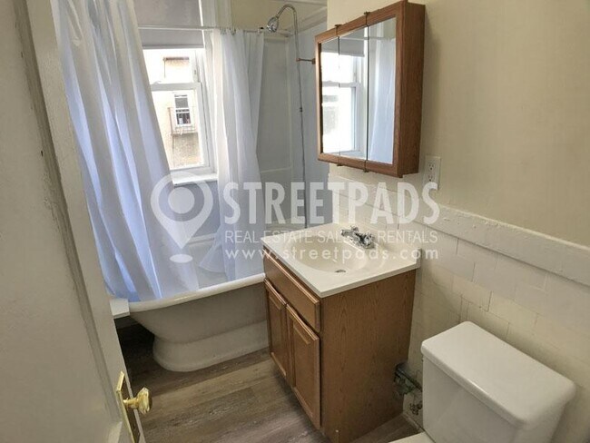 Building Photo - 1 bedroom in Boston MA 02215