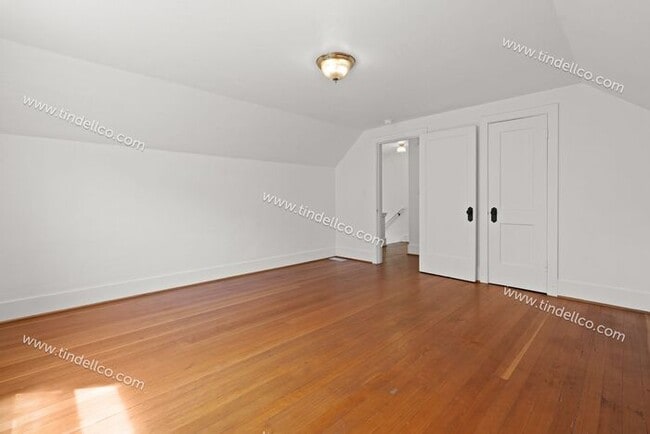 Building Photo - Charming Hosford-Abernethy Craftsman – 3 Bedroom Home w/ Fenced Yard - Pets Welcome!