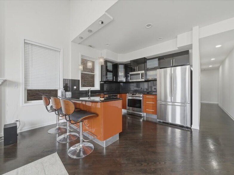 Building Photo - 4115 S Drexel Blvd