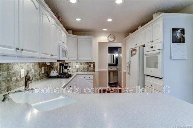 Building Photo - 200 Turkey Pine Ct