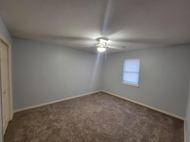 Building Photo - 4768 Red Leaf Ct