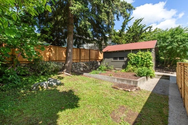 Building Photo - Beacon Hill Home