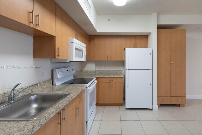 Building Photo - 2350 SW 27th Ave