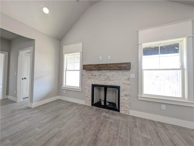 Building Photo - 25 Thornaby Dr