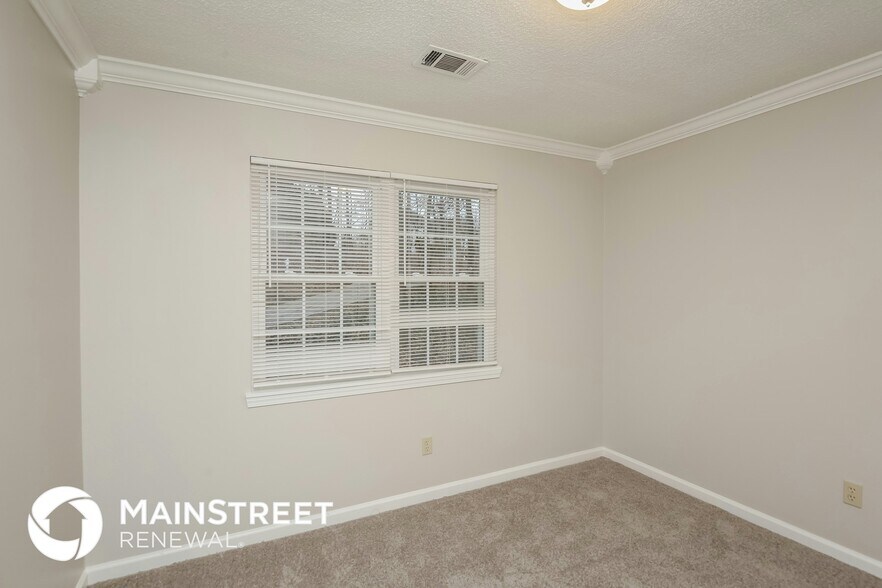 Building Photo - 1545 Dogwood Dr
