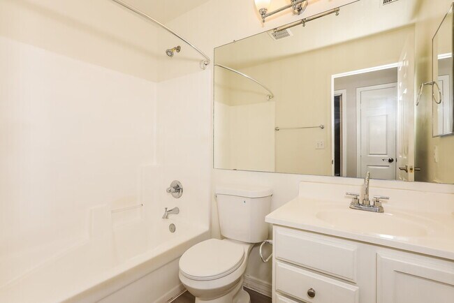 Building Photo - 867 E Morelos St