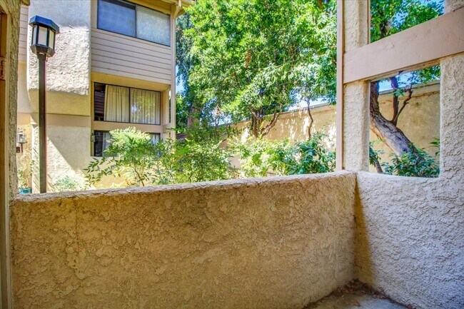 Building Photo - Modern Elegance Meets Calabasas Comfort