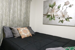 Building Photo - 667 N Sir Michael Dr