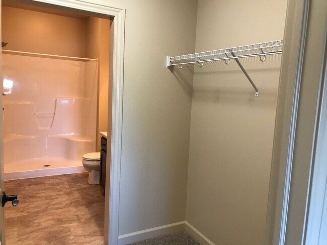 Building Photo - 2724 Bobcat Dr