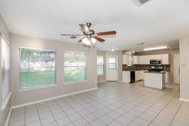 Building Photo - 8234 Worthington Dr