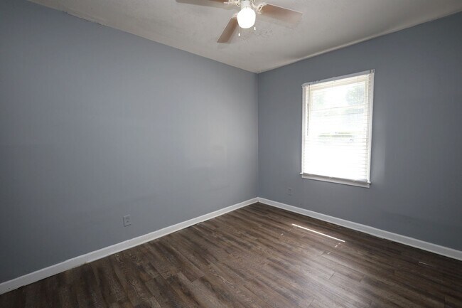 Building Photo - 751 E Brookwood Pl