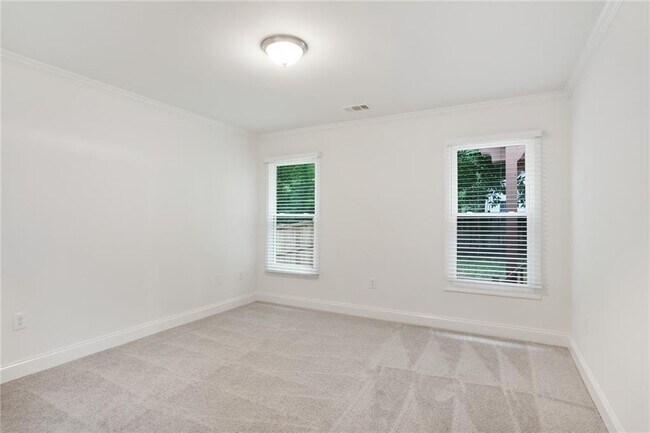Building Photo - 1245 Ladd St SW