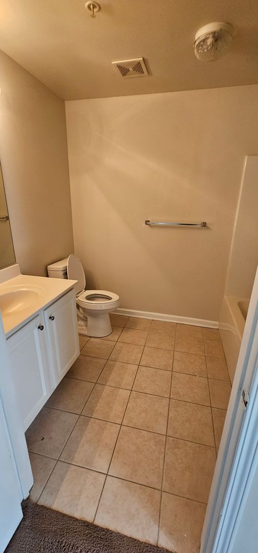 Building Photo - ****** HALF OFF FIRST FULL MONTH OF RENT!! ******