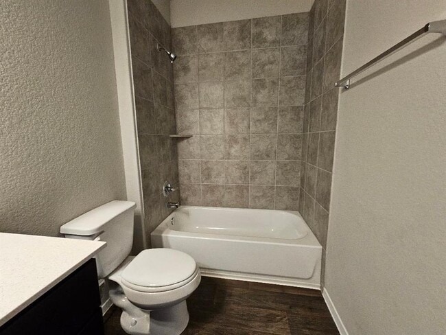 Building Photo - 110 Bluestem Dr