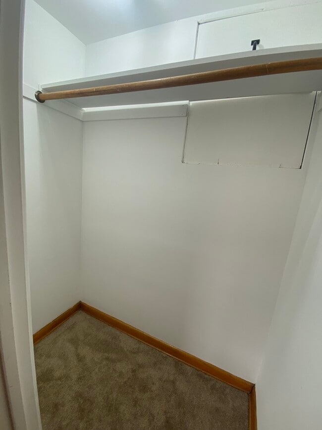 Building Photo - 4517 Cracow Ave