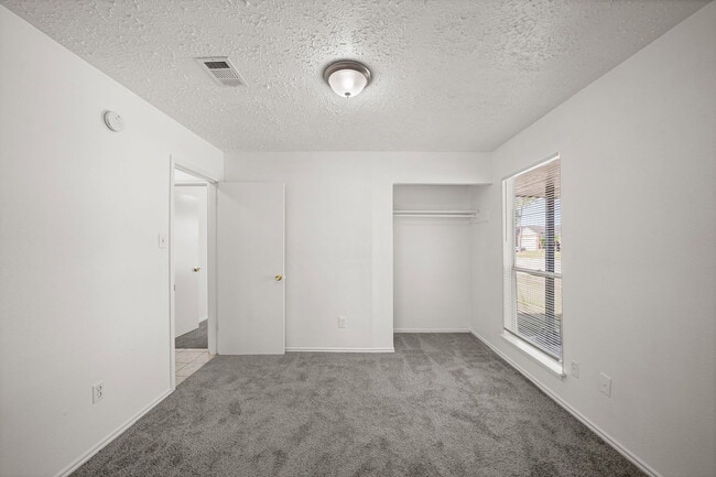 Building Photo - 20614 Park Row Blvd