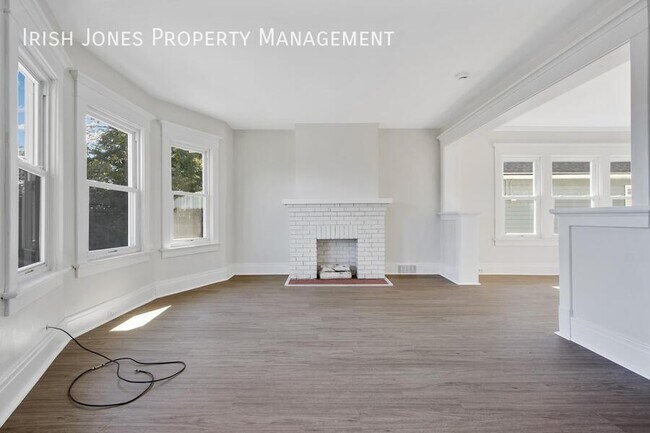 Building Photo - 2518 Delaware Ave