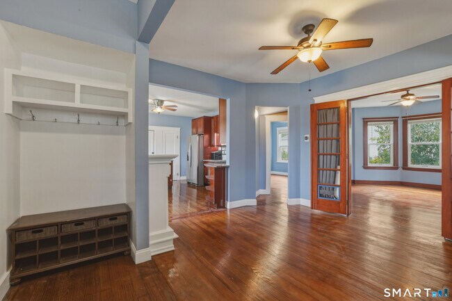 Building Photo - 44-46-46 Perry Hill Rd