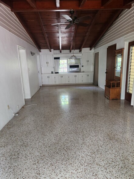 Dining area - 3761 Crawford Ave