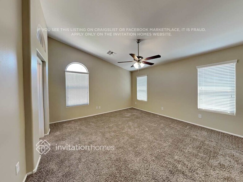 Building Photo - 1690 E Nancy Ave