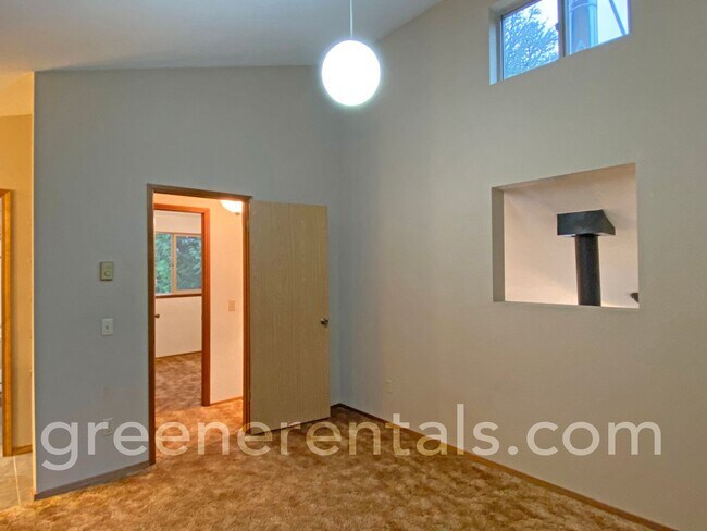 Building Photo - 1238 Irving St SW