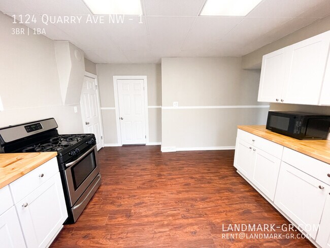 Building Photo - 1124 Quarry Ave NW