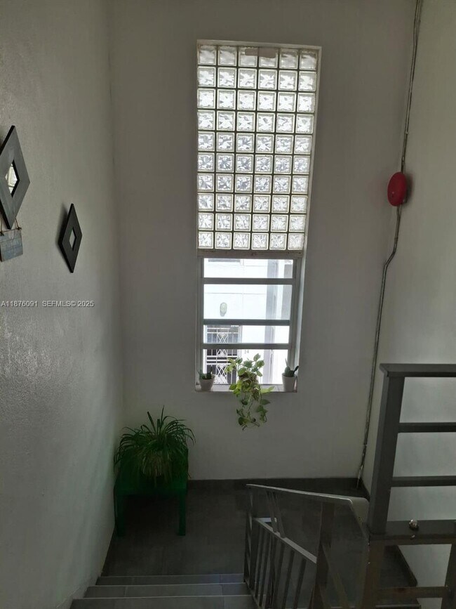 Building Photo - 320 80th St