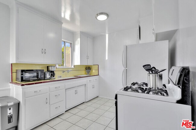 Building Photo - 3559 Sawtelle Blvd