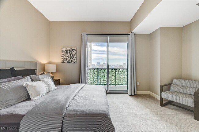 Building Photo - 150 S Las Vegas Blvd