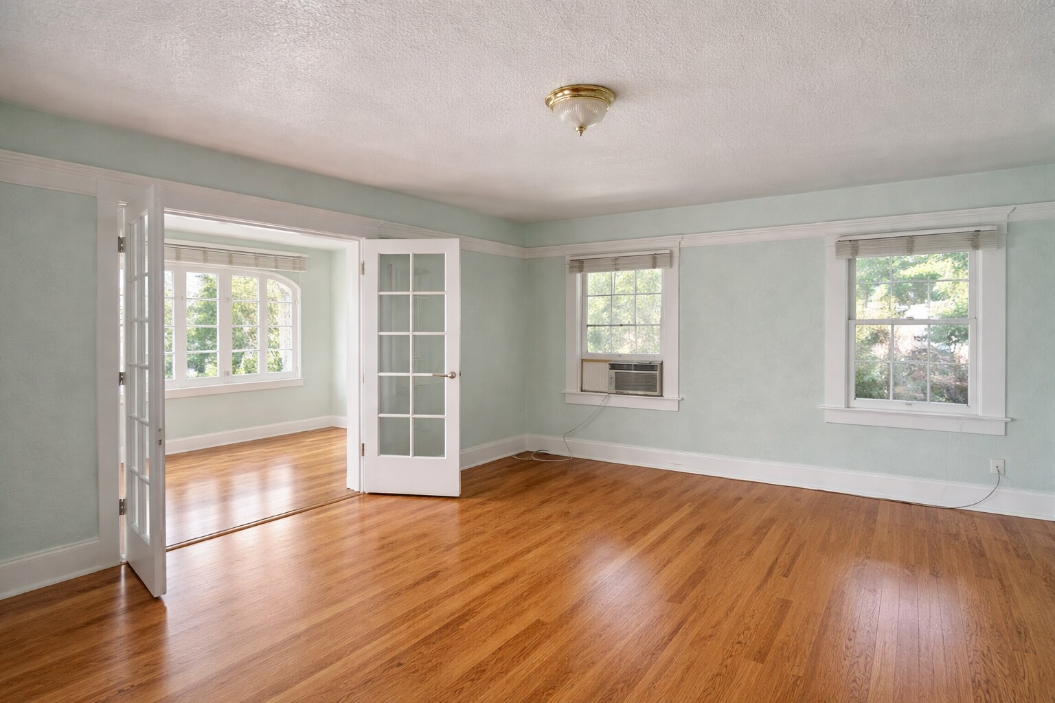 Building Photo - 745 E Home Ave