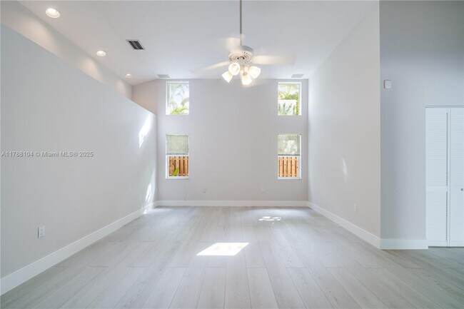 Building Photo - 9818 SW 111th Terrace