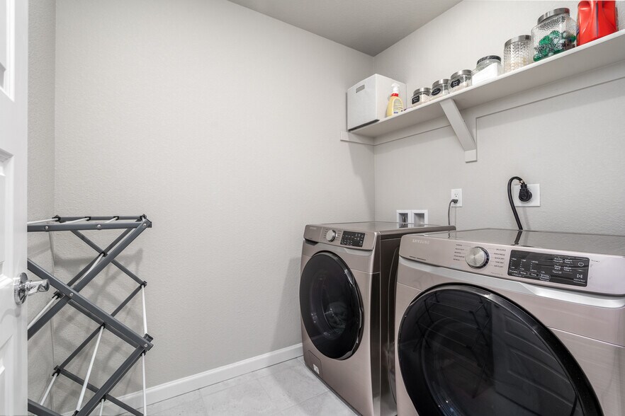 Building Photo - 1643 Rose Quartz Hts