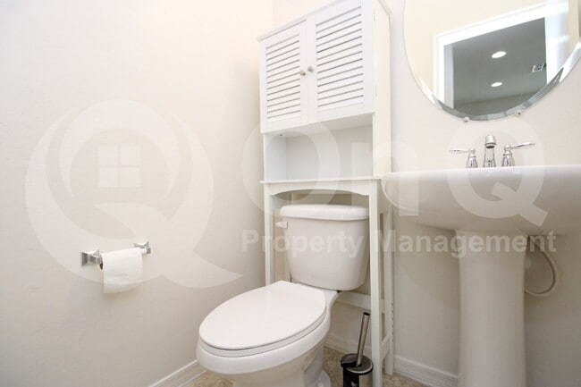 Building Photo - 2614 N 73rd Dr