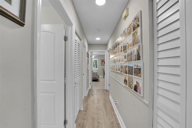 Building Photo - 7917 Travelers Tree Dr