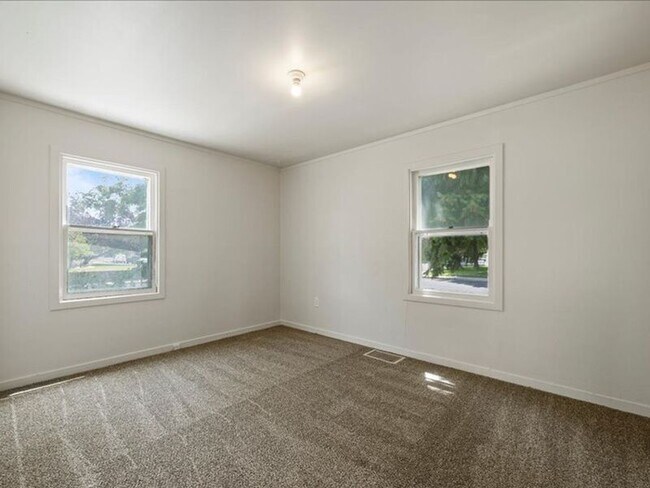Building Photo - 1306 Putnam St