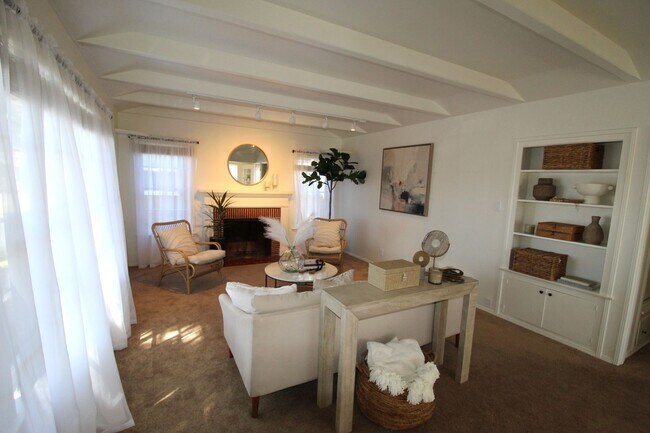 Building Photo - Charming Midtown Ventura Home- 3 Bedroom + 1.75 Bath