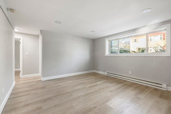 Building Photo - 96 Itasca St