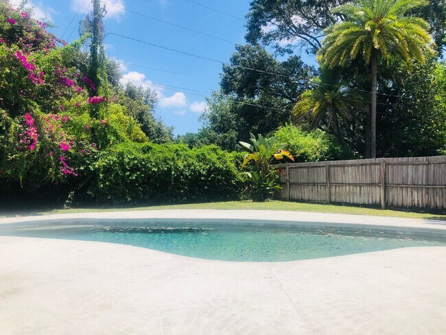 Building Photo - WINTER PARK POOL HOME WITH WINTER PARK SCHOOLS! (Orange County Winter Park Schools)