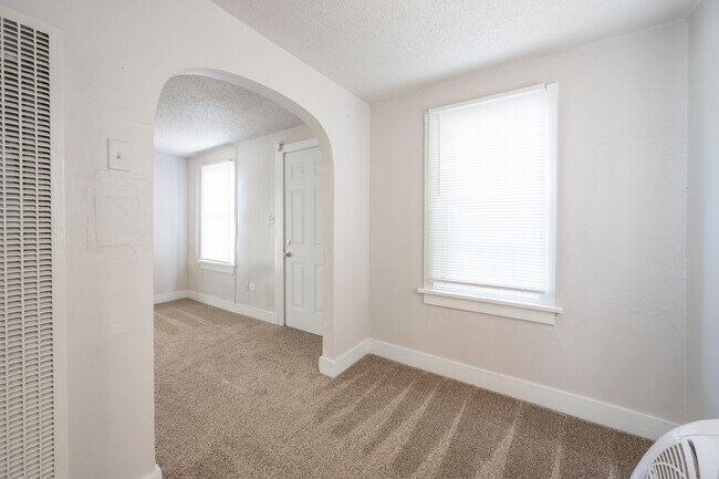 Building Photo - 1508 S Hayden St