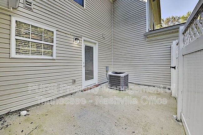 Building Photo - 2042 Shaylin Loop