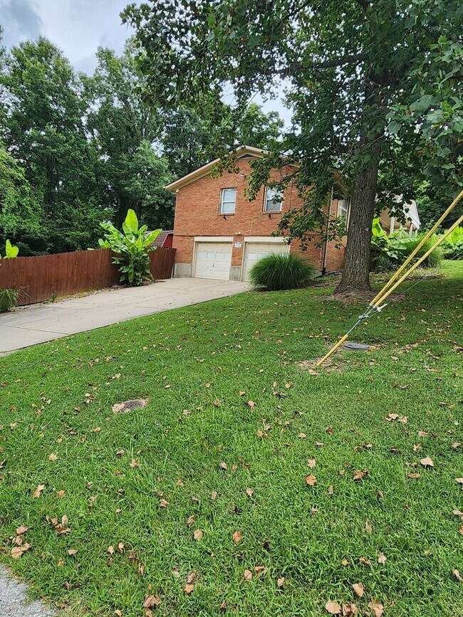 Building Photo - 3 Bedroom, 2 Bathroom Home