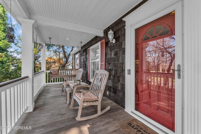 Building Photo - 2420 Cedar St