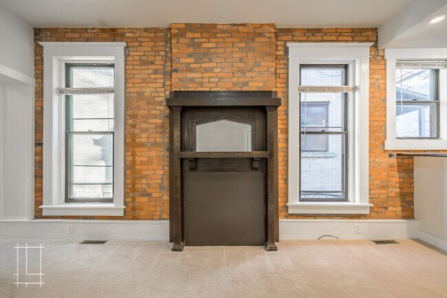 Building Photo - 812-814 Neil Ave