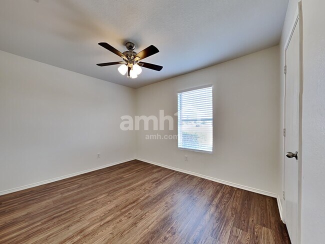 Building Photo - 5533 Parkview Hills Ln