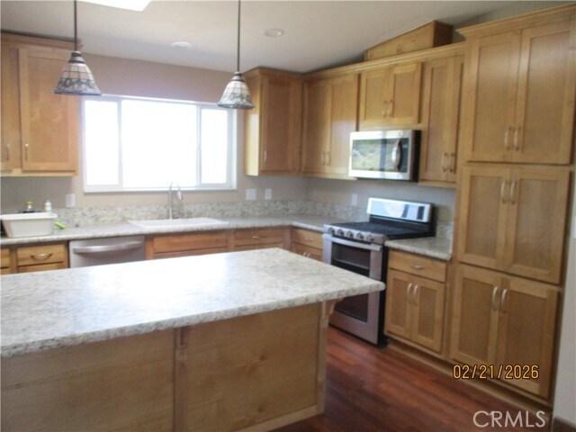 Building Photo - 34135 Cameron Dr