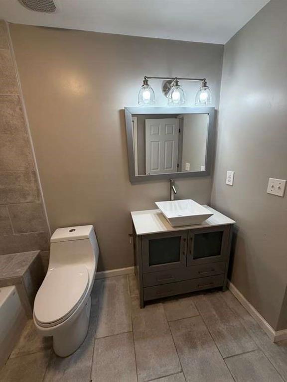 Building Photo - 133 McGill Park Ave NE