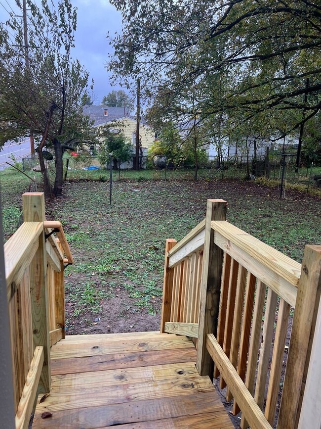 Building Photo - Available NOW