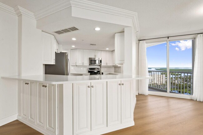 Building Photo - 5051 N Hwy A1A